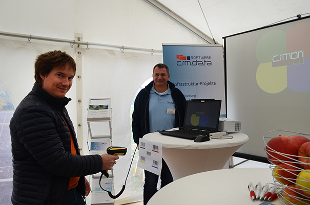 Scannen beim Azubi-Spiel cimon says Farben scannen in richtiger Reihenfolge. Berufswegekompass Harburg 2018